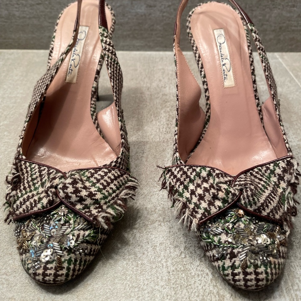 OSCAR DE LA RENTA Printed Sequin Embellishments Slingback Pumps